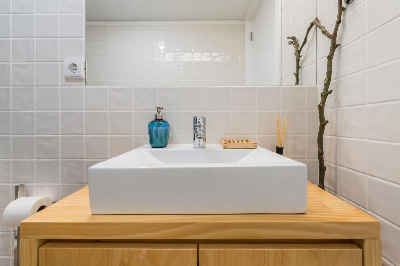 Home In Porto - Cozy 2Br Duplex By Lovelystay ภายนอก รูปภาพ